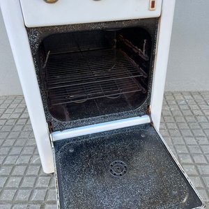 Cocina Eléctrica Esmaltada Blanca con Horno y Dos Hornallas - imagen 6
