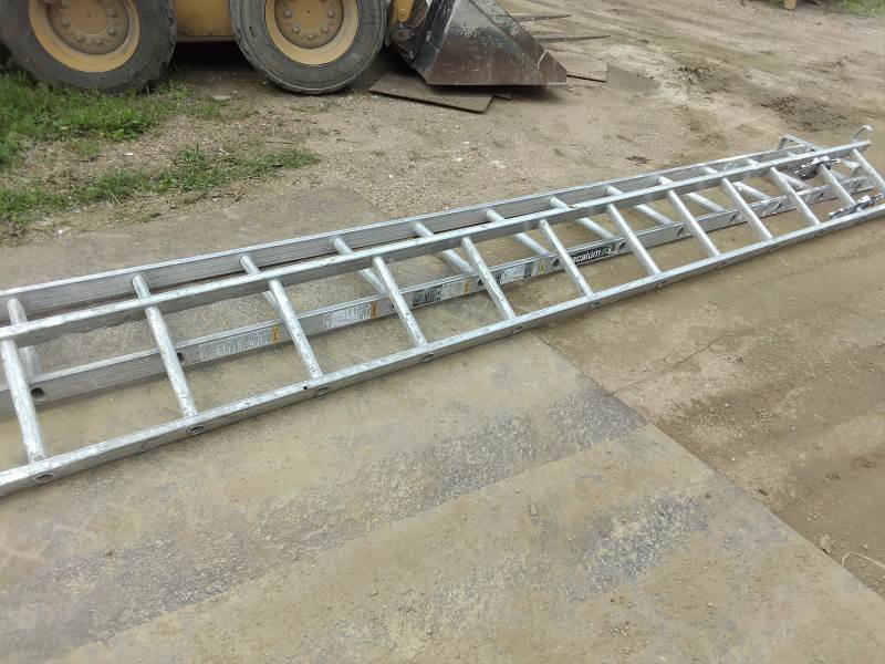 Lote de 2 Escaleras de Aluminio