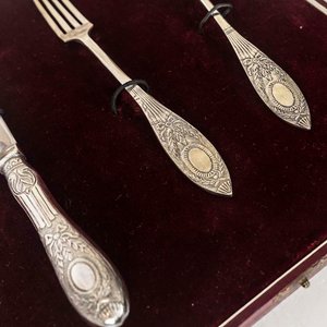 Set de Cubiertos Infantiles de Plata con Estuche - imagen 2