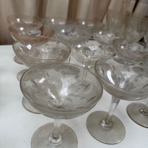Juego de Cristalería Fina: Copas Verdes y Transparentes, Jarras y Decantador Val Saint Lambert - imagen 16