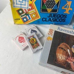Lote de Juegos Clásicos: Puzzle Ravensburger, Naipes y Juego de Damas - imagen 5
