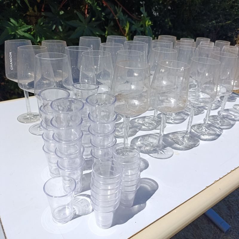 Gran lote de copas y shots en acrílico para fiestas - imagen 2