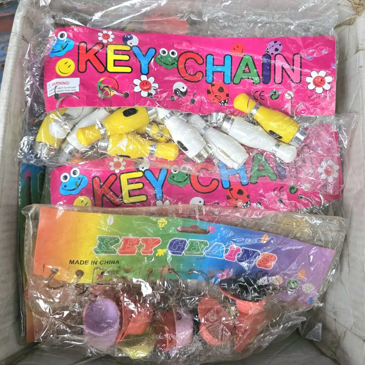 Llaveros para niños en caja de 25 paquetes