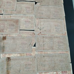 Lote de Billetes Uruguayos "Un Peso" y Moneda Antigua - imagen 3