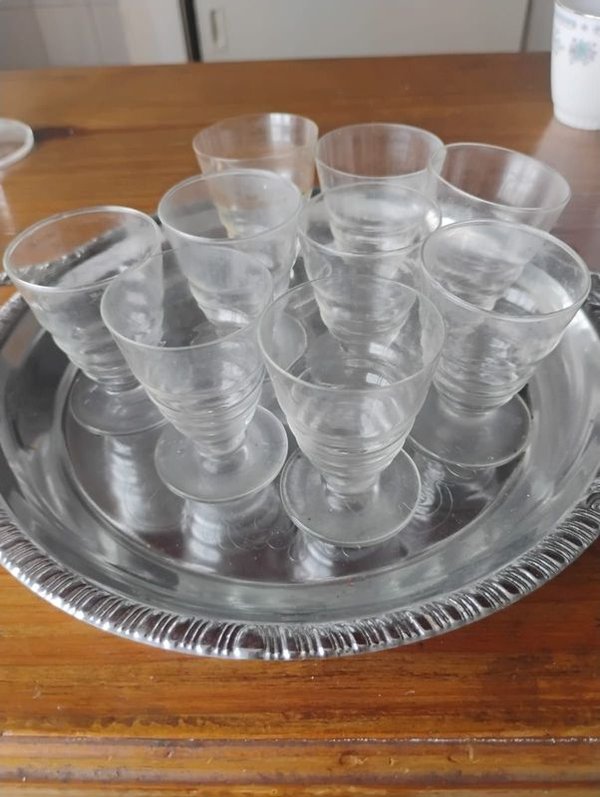 Tray con copas plásticas