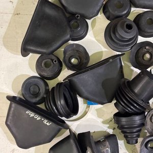 Lote de Fuelles y Guardapolvos de Goma para Automotor - imagen 7