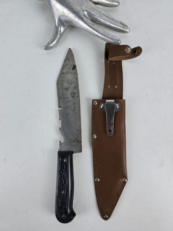 Cuchillo de Bolsillo Sueco con Estuche y Sacacorchos