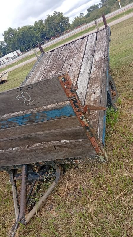 Zorra agrícola 2 ruedas en mal estado