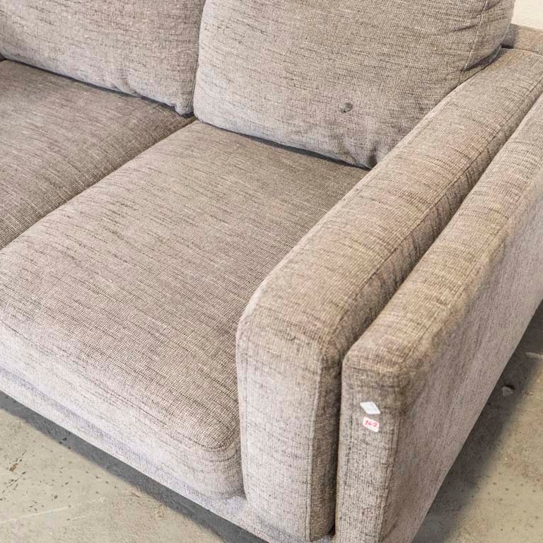 Sofá de dos cuerpos tapizado en tela gris para decorar tu hogar - imagen 3