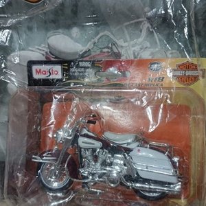 Lote anterior: Miniatura de Motocicleta Harley-Davidson Maisto en Envase