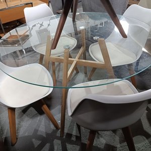 Lote siguiente: Juego de Comedor: Mesa Redonda de Vidrio con 4 Sillas Tapizadas