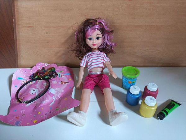 Muñeca con Pinturas y Bincha Brillante - imagen 1