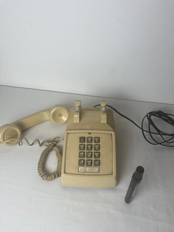 Teléfono antiguo de buena condición - imagen 5