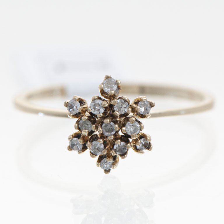 Anillo de oro con brillantes - imagen 1