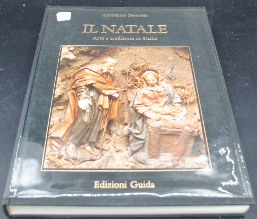 Lote siguiente: Libro IL NATALE con relieve escultórico
