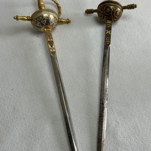 Dos Abrecartas Estilo Español con Detalles Dorados y Esmaltados - imagen 3