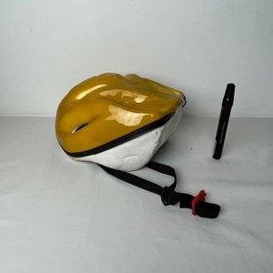 Casco de Bicicleta Amarillo con Cierre Ajustable - imagen 8