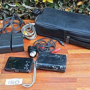 Lote de Cámara Panasonic Lumix, VHS PlayPak y Accesorios - imagen 5