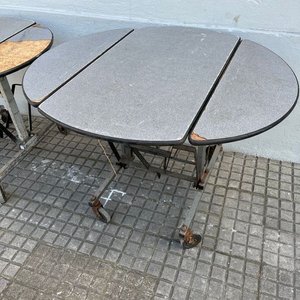 Par de Mesas Plegables con Alas y Ruedas - imagen 3