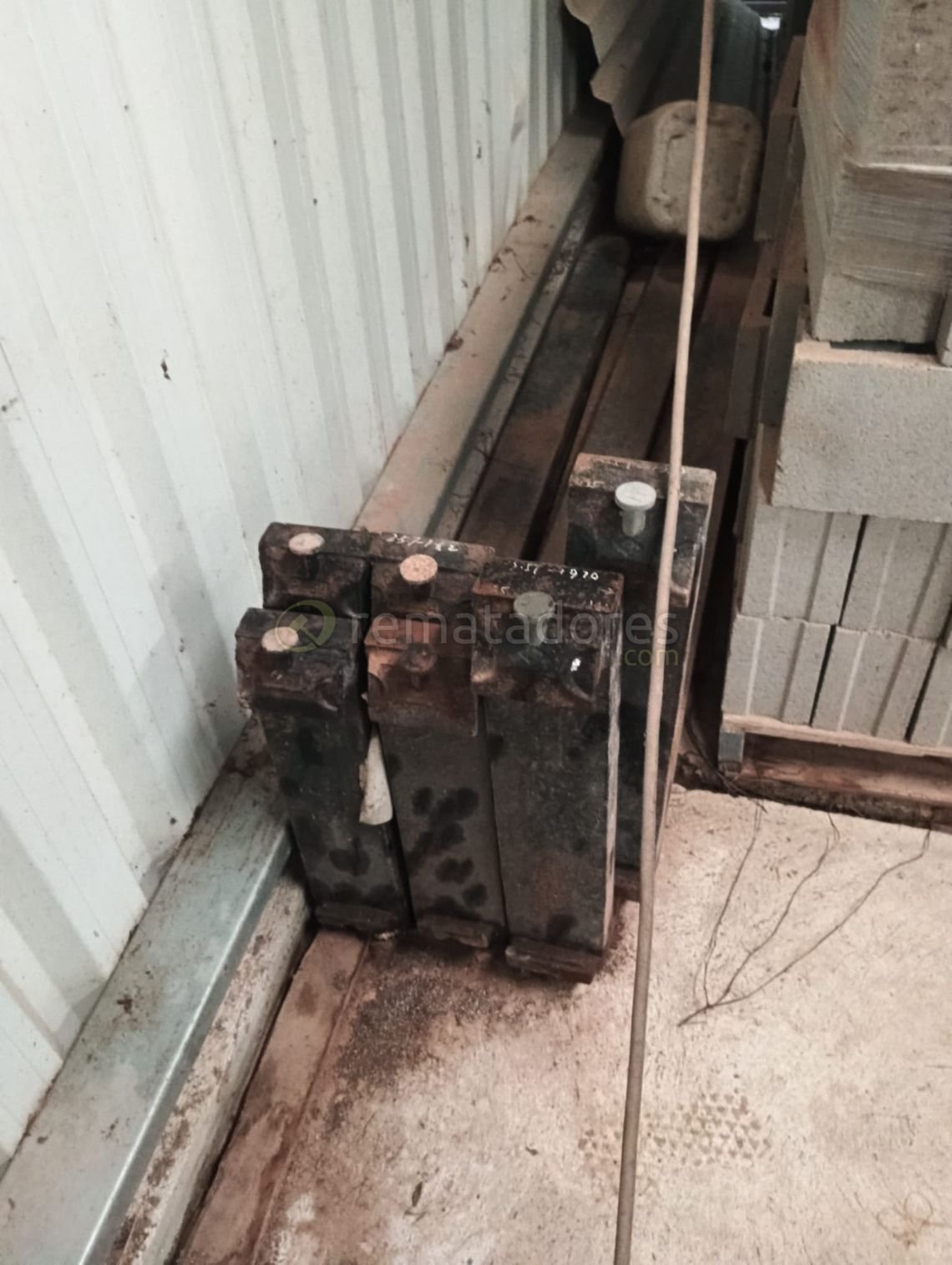 Lote de Vigas Metálicas Industriales