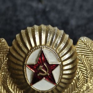 Insignia de Gorra Militar Unión Soviética con Estrella Roja - imagen 2