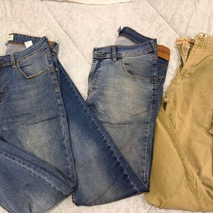 Lote anterior: Pantalones Masculinos Talle S: 2 Jeans y 1 Cargo (Dufour, Imnosis, M.Denimstudio)