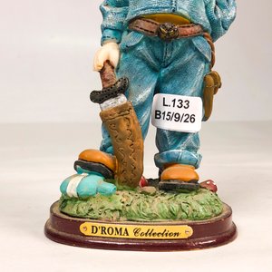 Figura de niño vaquero con arma y base de madera, D'Roma Collection - imagen 4