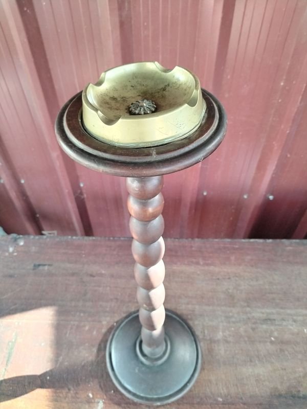 Cenicero bronce con base de madera - Pieza decorativa antigua - imagen 1