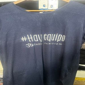 Lote siguiente: Remerones Largos con Logo "#Hayequipo" "Indi-Parisien"
