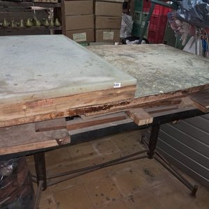 Lote de Dos Mesas de Trabajo de Madera - imagen 5