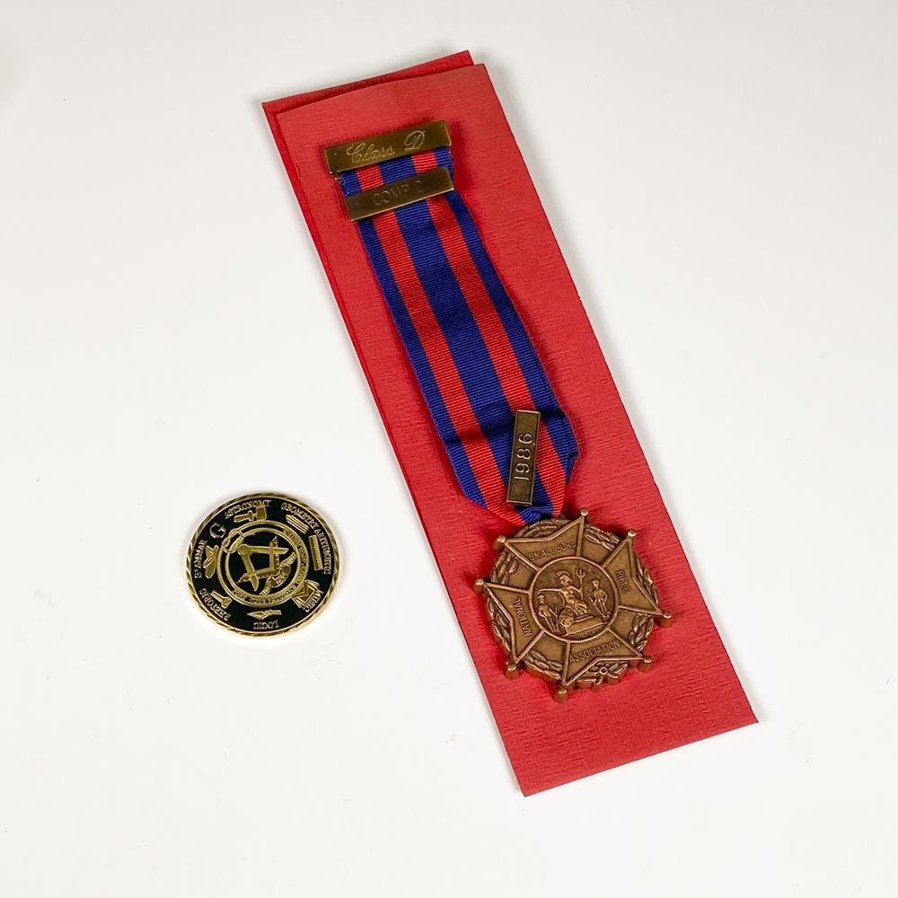 Medalla al Mérito "Smallbore National Rifle Association" y Moneda Masónica