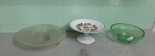 3 Centros de Mesa: Loza Decorada y Vidrio Verde y Transparente - imagen 1