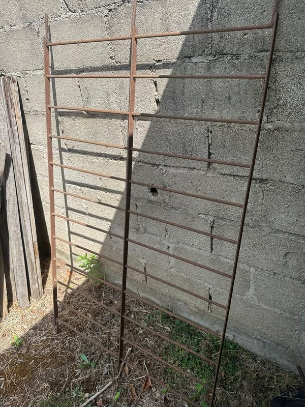 Reja de metal para jardín - imagen 1