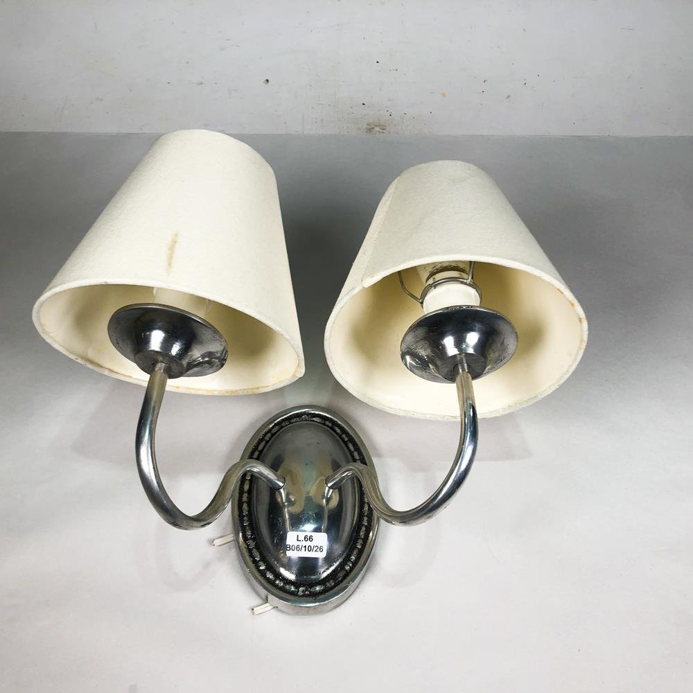 Aplique de Pared Doble en Peltre con Pantallas Beige