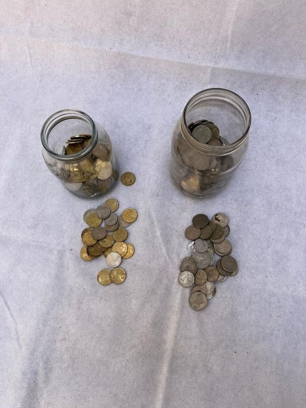 Lote de monedas antiguas - Colección de monedas en un recipiente - imagen 3