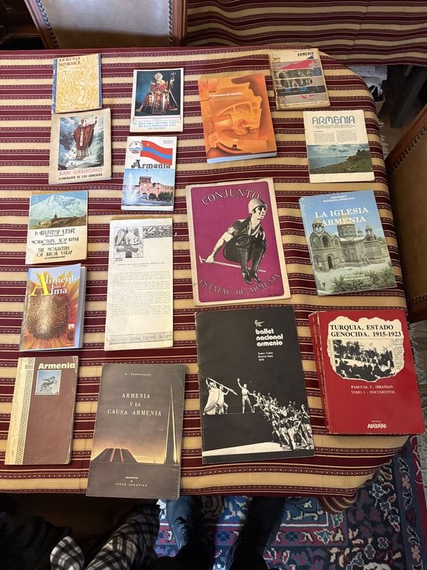 Lote de Libros sobre Armenia: Historia, Cultura y Genocidio