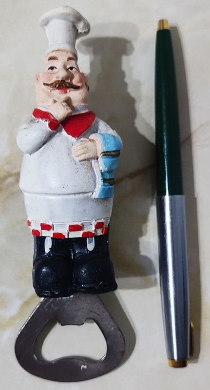 Figurita de Cocinero con Destapador - imagen 1