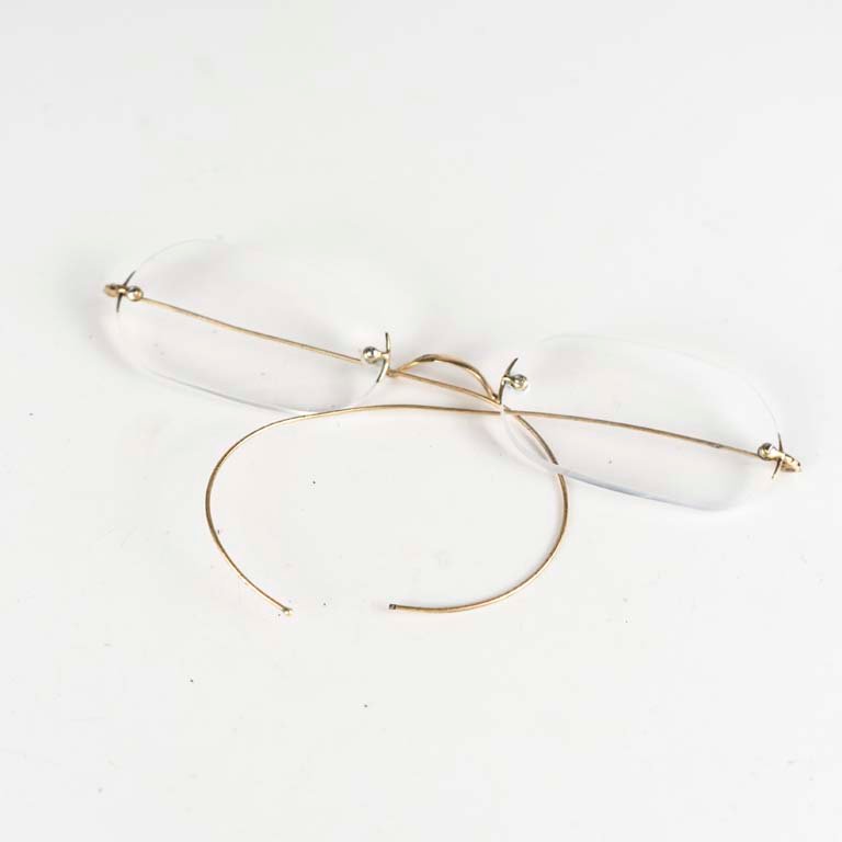 Lentes antiguas de aumento con estuche en buen estado - imagen 2