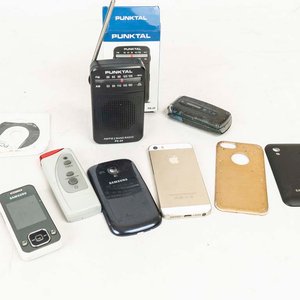 Lote de Teléfonos y Radio Portátil Punktal - imagen 2