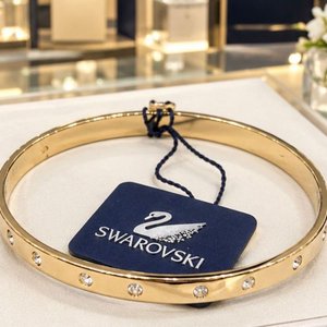 Lote anterior: Pulsera Rígida Swarovski Dorada con Cristales Transparentes