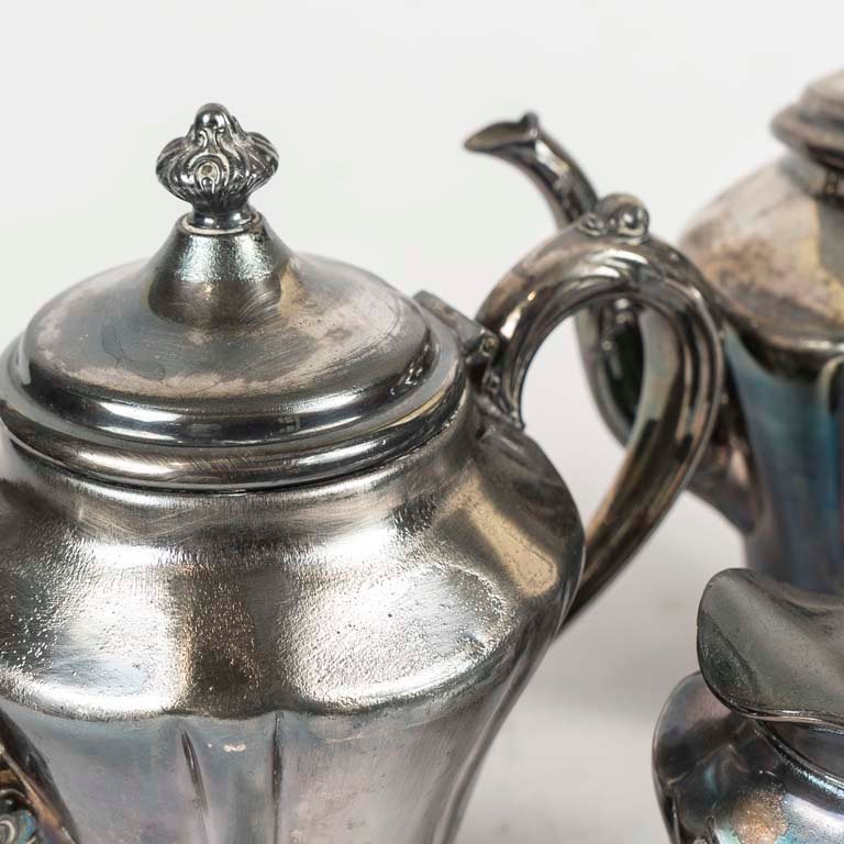 Servicio de té platina cuádruple con detalles ornamentales - imagen 2