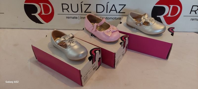 Lote siguiente: Calzado de mujer en venta - Talle 23