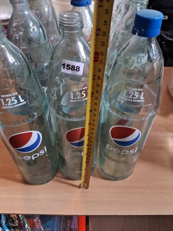 Lote de botellas de Pepsi retornables de 1.25l - imagen 3