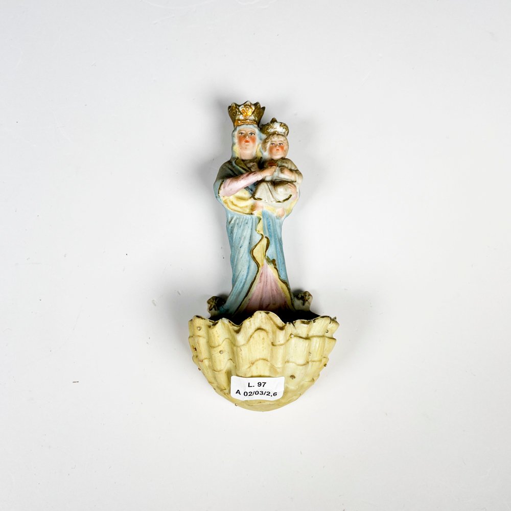 Lote siguiente: Figurina religiosa en biscuit de 18 cm