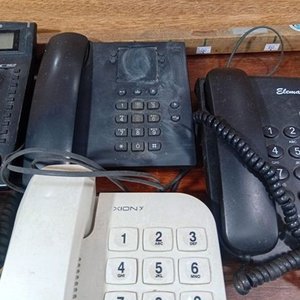 Lote de 5 Teléfonos Fijos de Oficina y Hogar - imagen 5