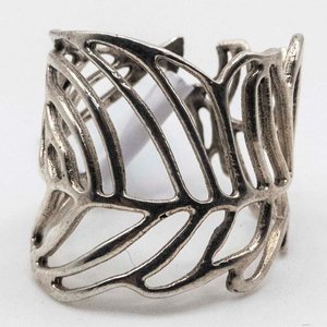 Anillo de Plata con Diseño Calado Estilo Hojas - imagen 1