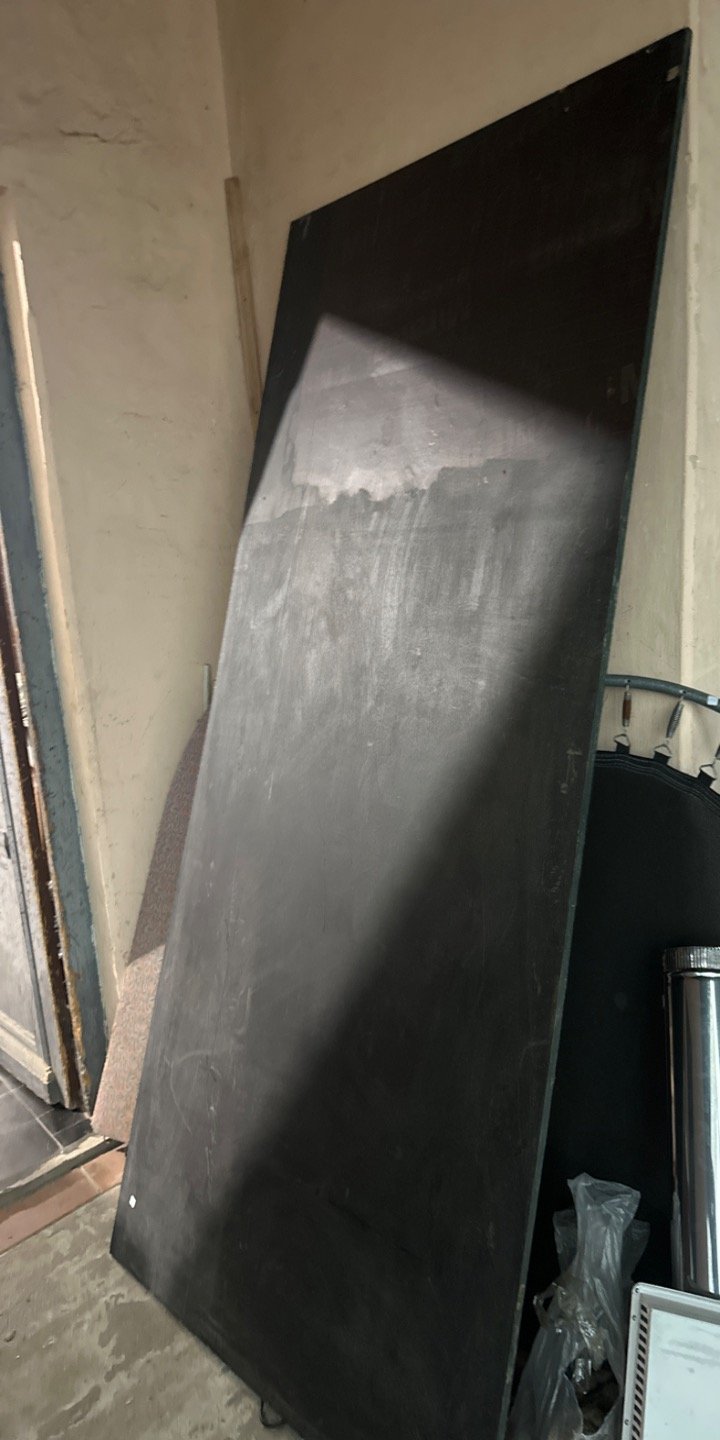 Placa Grande de Madera Negra