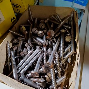 Lote de Tornillos y Clavos Varios - imagen 6