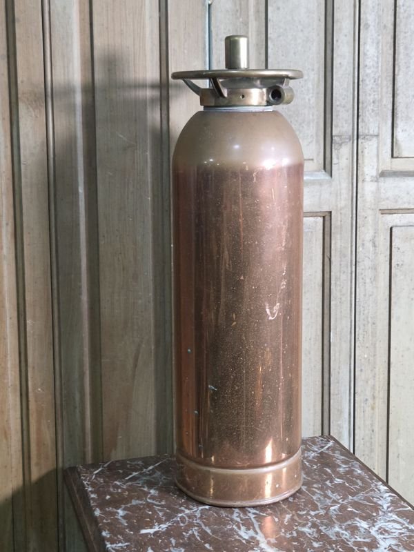 Antiguo Extintor de Cobre Matafuego con Mecanismo Superior
