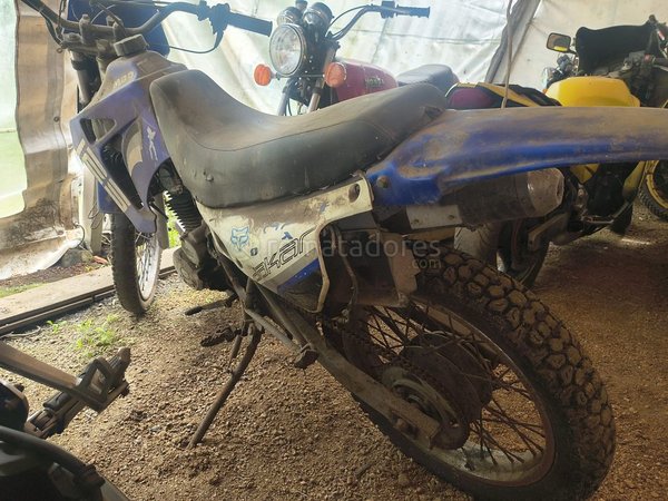 Lote de Motocicleta y Camioneta S10 - imagen 1